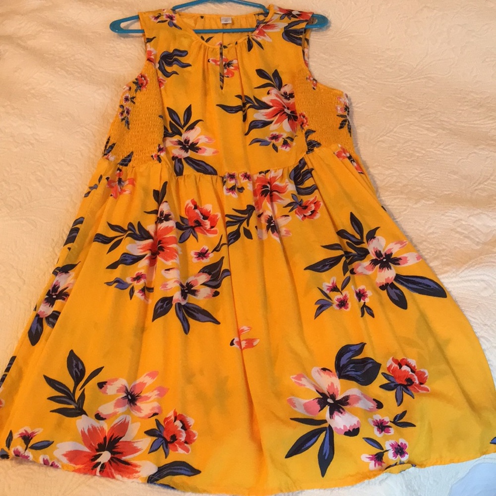 Super cute sun dress!